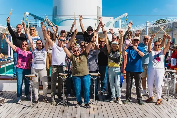 Begeisterte Gäste beim Musikworkshop an Deck der Blues Cruise 2026
